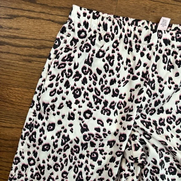 Victoria's Secret Pajama Set - Black and pink Leopard - Picture 5 of 6
